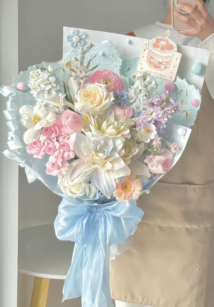 A subscription bouquet in soft pastels
